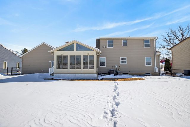1505 Knoll Ridge Drive, Waverly, IA 50677