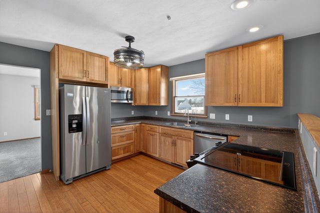 1505 Knoll Ridge Drive, Waverly, IA 50677