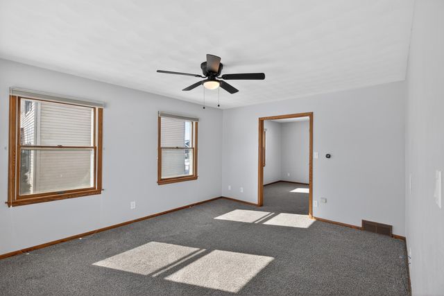 1505 Knoll Ridge Drive, Waverly, IA 50677