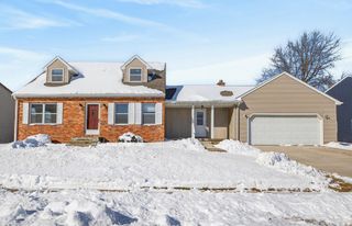1505 Knoll Ridge Drive, Waverly, IA 50677
