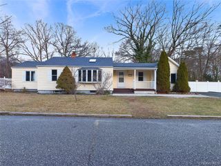 115 Clinton Avenue, Patchogue, NY 11772