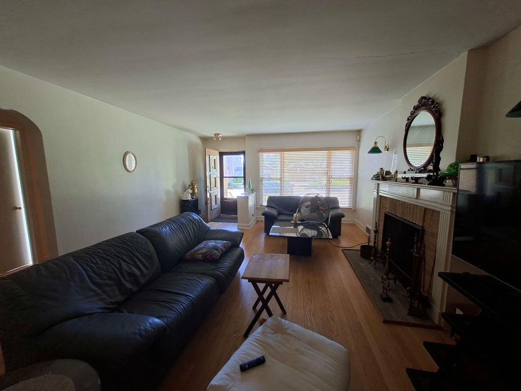 6631 N Saint Louis Avenue, Lincolnwood, IL 60712 — photo 2