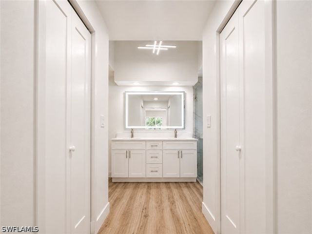 8204 Ibis Cove CIR B212, Naples, FL 34119