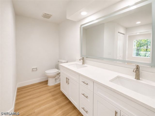 8204 Ibis Cove CIR B212, Naples, FL 34119