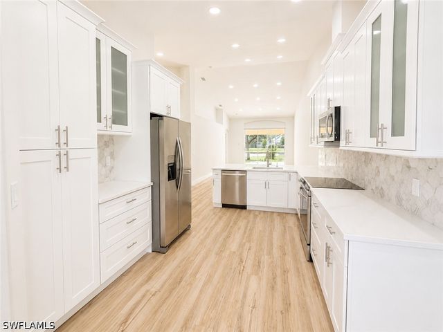 8204 Ibis Cove CIR B212, Naples, FL 34119