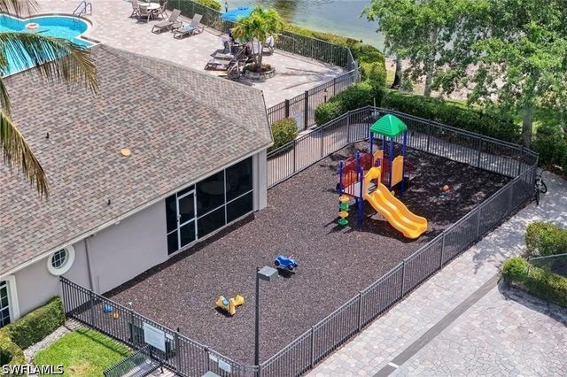 8204 Ibis Cove CIR B212, Naples, FL 34119
