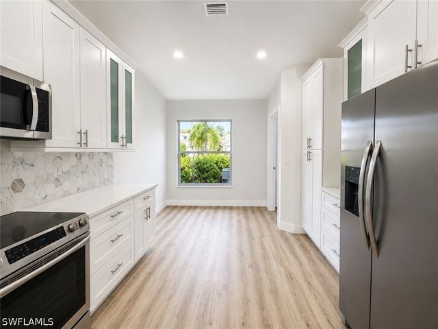 8204 Ibis Cove CIR B212, Naples, FL 34119