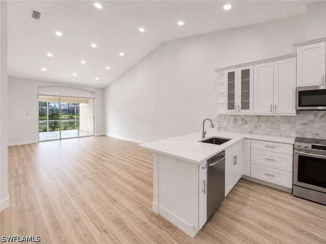 8204 Ibis Cove CIR B212, Naples, FL 34119