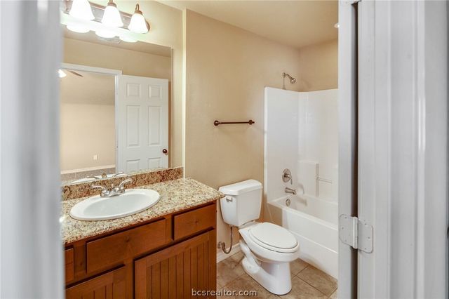 3370 Keefer Loop, College Station, TX 77845