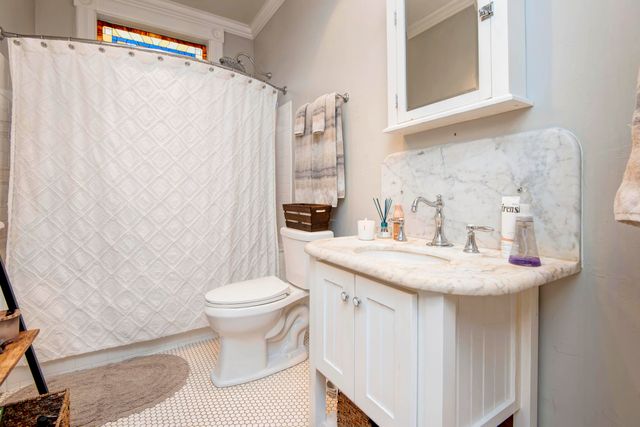 1435 East Walnut Street, Springfield, MO 65802