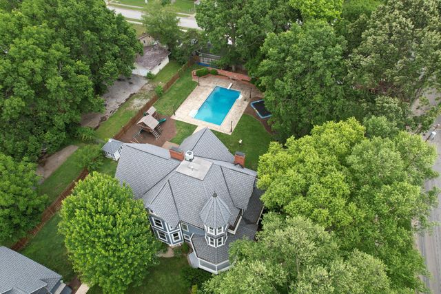 1435 East Walnut Street, Springfield, MO 65802