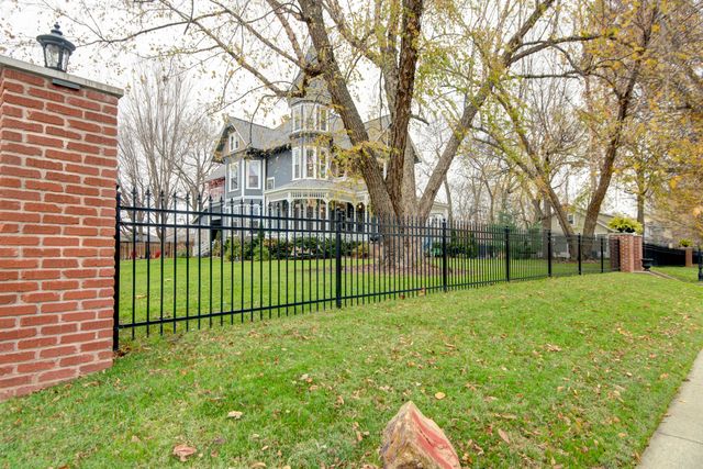 1435 East Walnut Street, Springfield, MO 65802