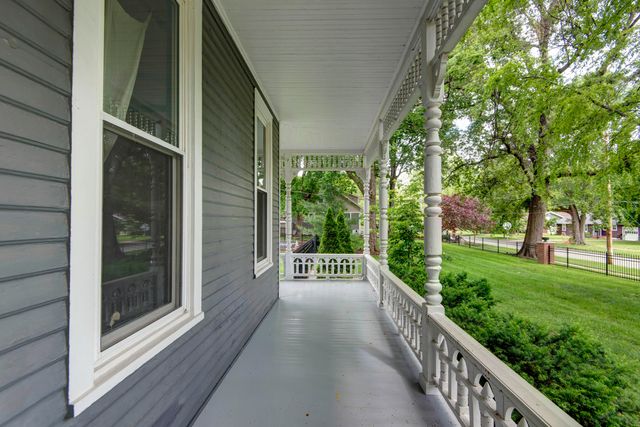 1435 East Walnut Street, Springfield, MO 65802