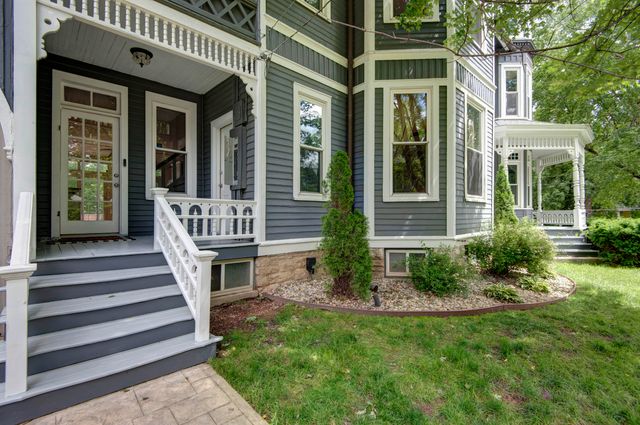 1435 East Walnut Street, Springfield, MO 65802