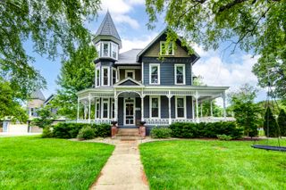 1435 East Walnut Street, Springfield, MO 65802