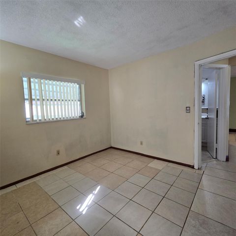 4215 NW 52nd AVE, Lauderdale Lakes, FL 33319