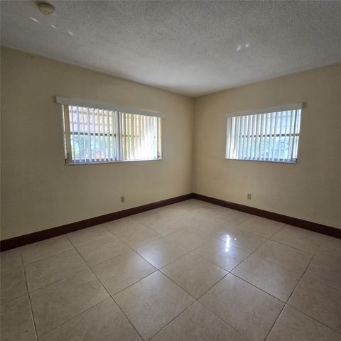 4215 NW 52nd AVE, Lauderdale Lakes, FL 33319