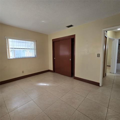 4215 NW 52nd AVE, Lauderdale Lakes, FL 33319