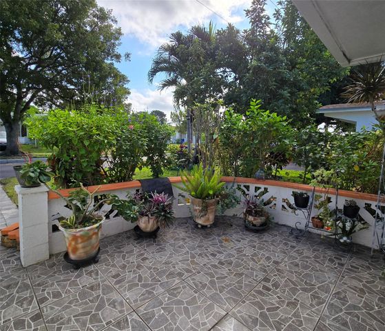 4215 NW 52nd AVE, Lauderdale Lakes, FL 33319