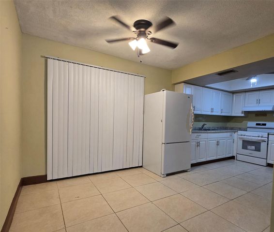 4215 NW 52nd AVE, Lauderdale Lakes, FL 33319