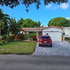 4215 NW 52nd AVE, Lauderdale Lakes, FL 33319