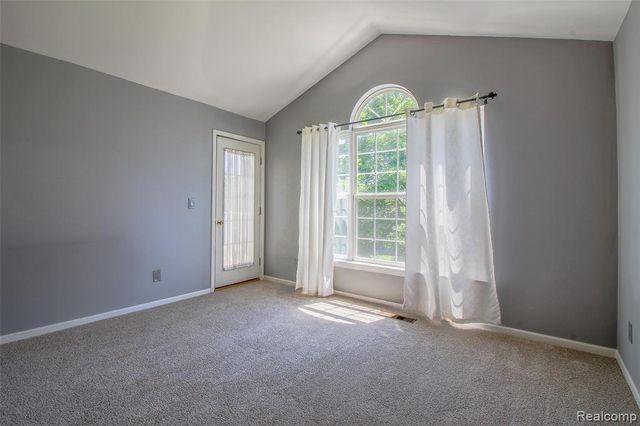 56501 Chesapeake Trail 57, Utica, MI 48316