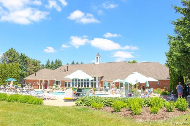 56501 Chesapeake Trail 57, Utica, MI 48316