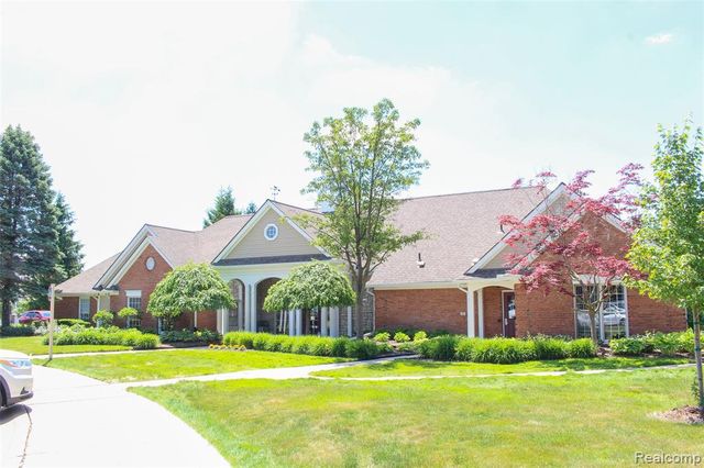 56501 Chesapeake Trail 57, Utica, MI 48316