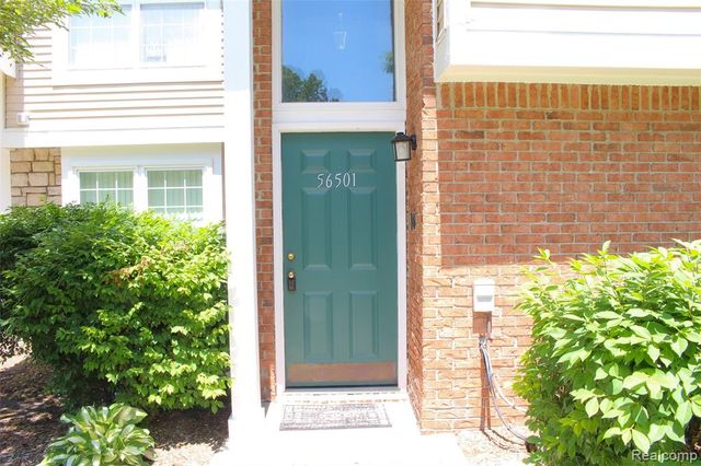 56501 Chesapeake Trail 57, Utica, MI 48316