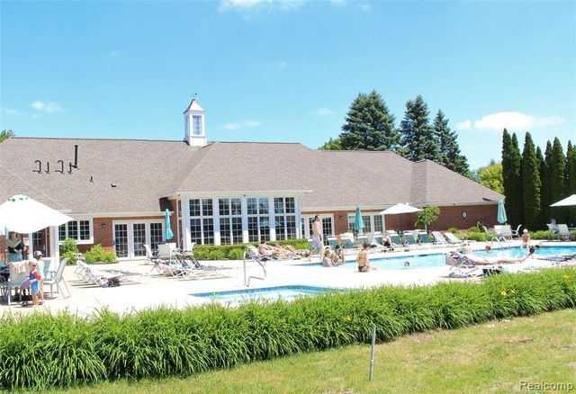 56501 Chesapeake Trail 57, Utica, MI 48316