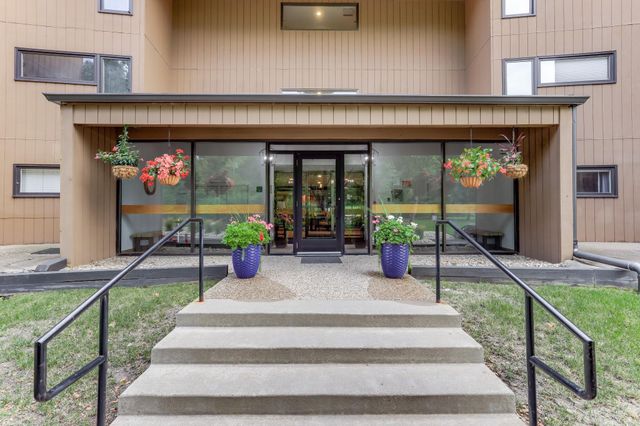 705 E Burnsville Parkway 114, Burnsville, MN 55337