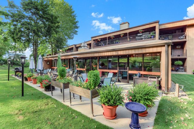 705 E Burnsville Parkway 114, Burnsville, MN 55337