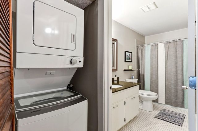 705 E Burnsville Parkway 114, Burnsville, MN 55337