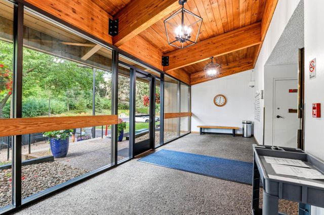 705 E Burnsville Parkway 114, Burnsville, MN 55337