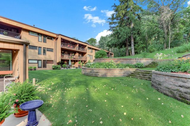 705 E Burnsville Parkway 114, Burnsville, MN 55337