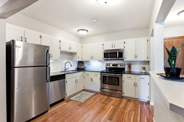 705 E Burnsville Parkway 114, Burnsville, MN 55337