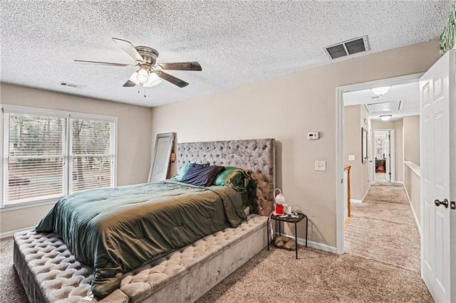 24 Hunters Glen, Carrollton, GA 30116