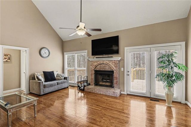 24 Hunters Glen, Carrollton, GA 30116