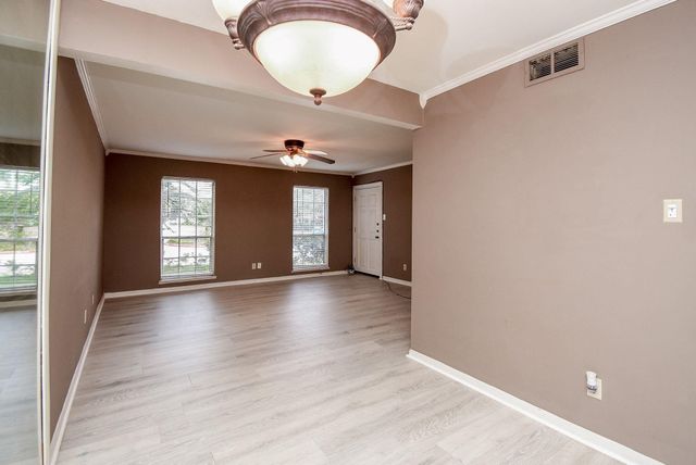 5200 Arboles Drive 2, Houston, TX 77035