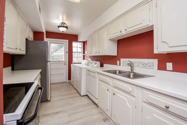 5200 Arboles Drive 2, Houston, TX 77035