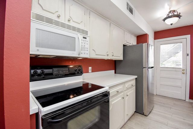 5200 Arboles Drive 2, Houston, TX 77035