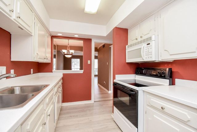 5200 Arboles Drive 2, Houston, TX 77035