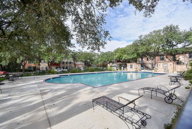 5200 Arboles Drive 2, Houston, TX 77035