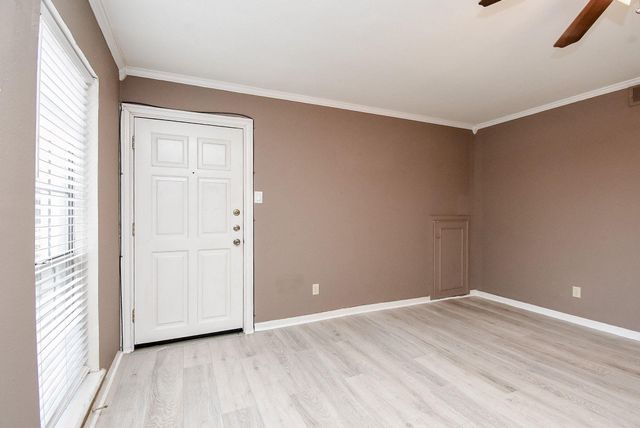 5200 Arboles Drive 2, Houston, TX 77035
