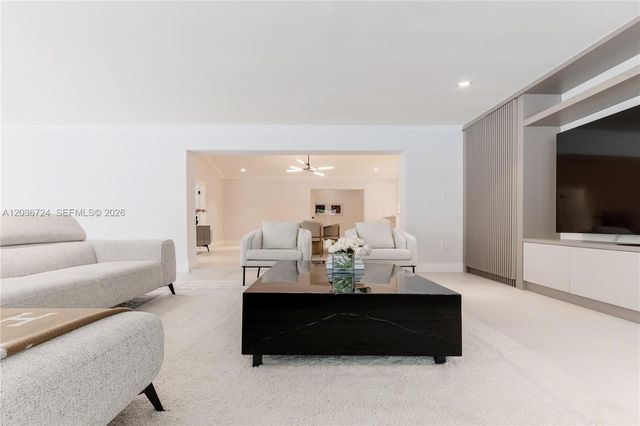 7300 SW 77th Avenue, Miami, FL 33143
