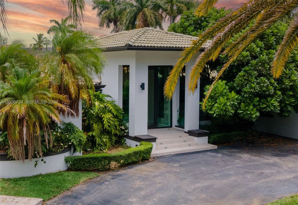 7300 SW 77th Avenue, Miami, FL 33143