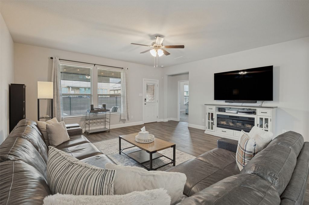 641 Grove Park Lane, Midlothian, TX 76065 — photo 4