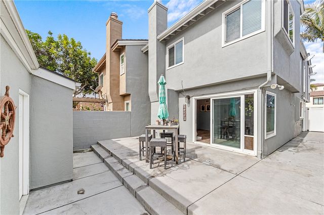 504 20th, Huntington Beach, CA 92648