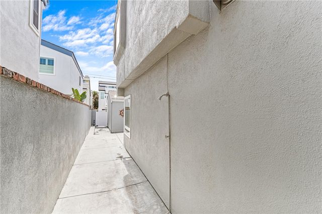 504 20th, Huntington Beach, CA 92648