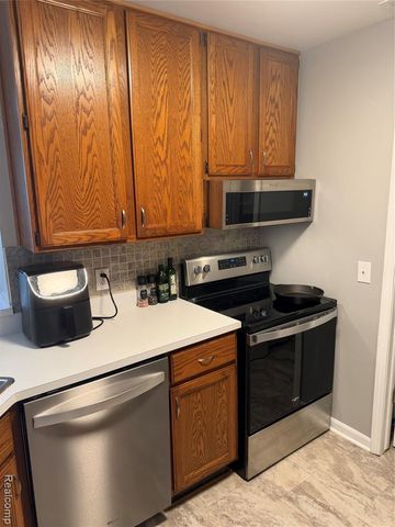 47 Rosebud Lane, Mount Clemens, MI 48043